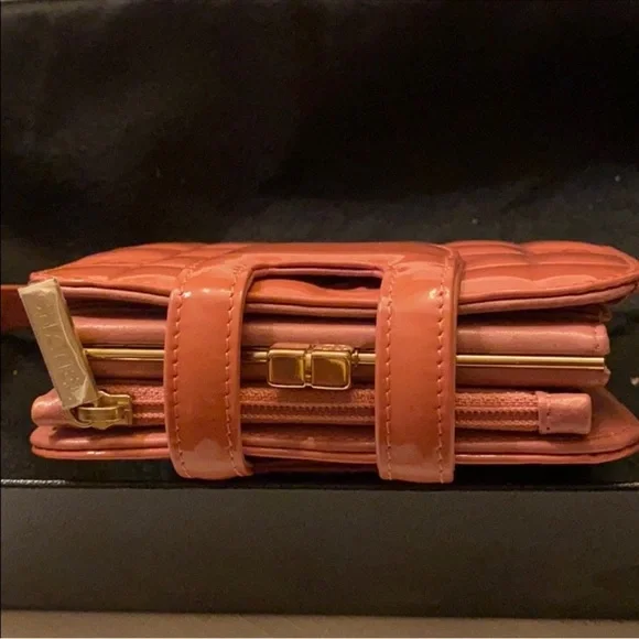 Rare CHANEL Luxurious Pink Quilted CC Patent Leather Bag Wristlet Vtg ⭐️⭐️⭐️⭐️⭐️ - Picture 9 of 16